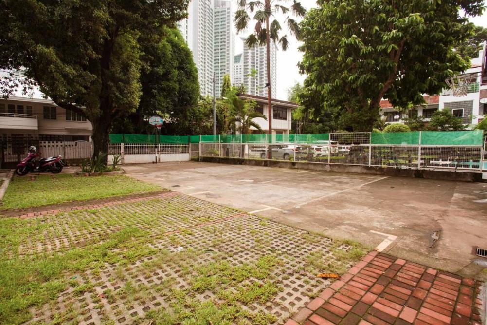 Casa Heradurra Uno/Dos Manila Exterior photo